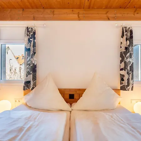 Winzercafe Neipperg 公寓 *