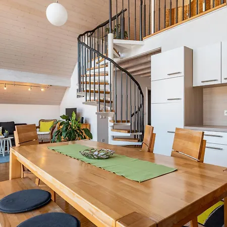 Winzercafe Neipperg 公寓