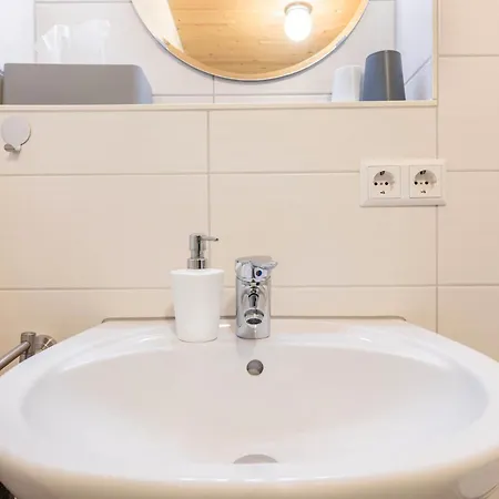 公寓 Winzercafe Neipperg *